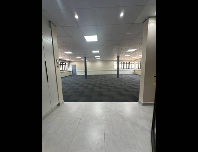 161M² OFFICE TO LET IN WESTVILLE